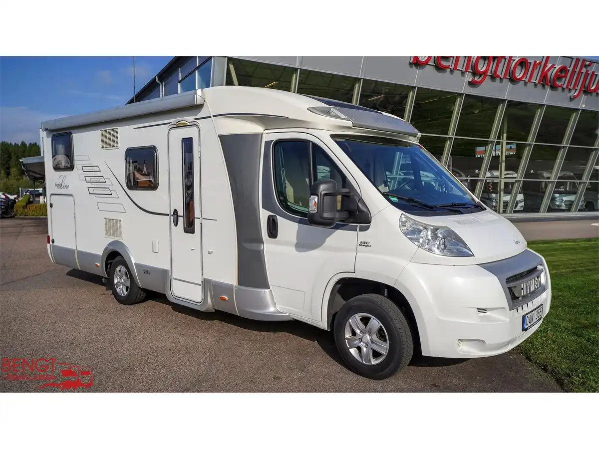 Hymer T 674 CL BIANCO-LINE — Halvintegrerad