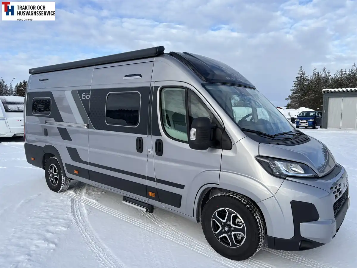 Adria TWIN 640 SLB 60Y — Plåtis