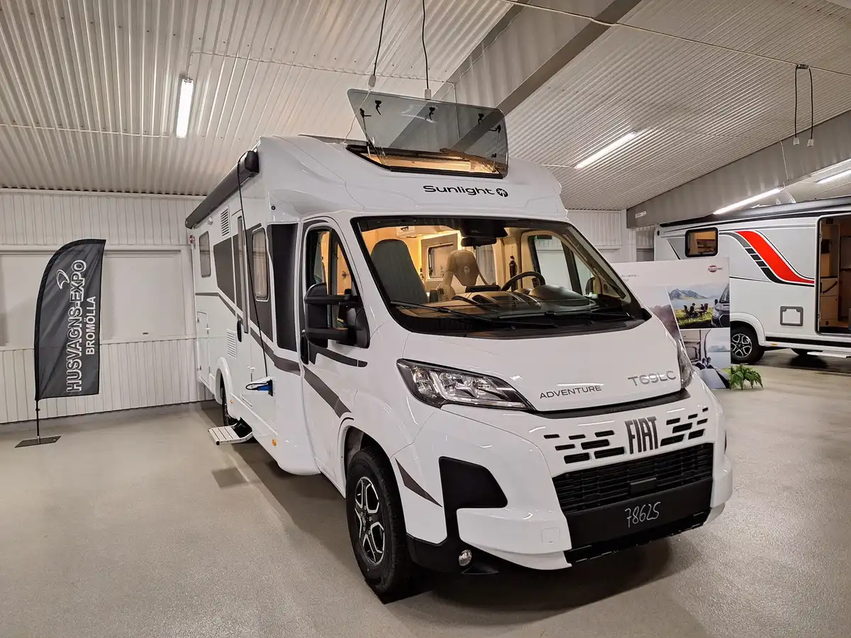 Sunlight T 69 LC Adventure — Halvintegrerad