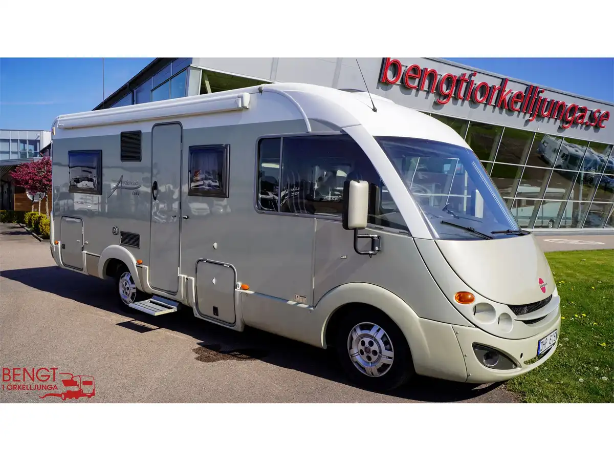 Bürstner Aviano I 684 — Helintegrerad