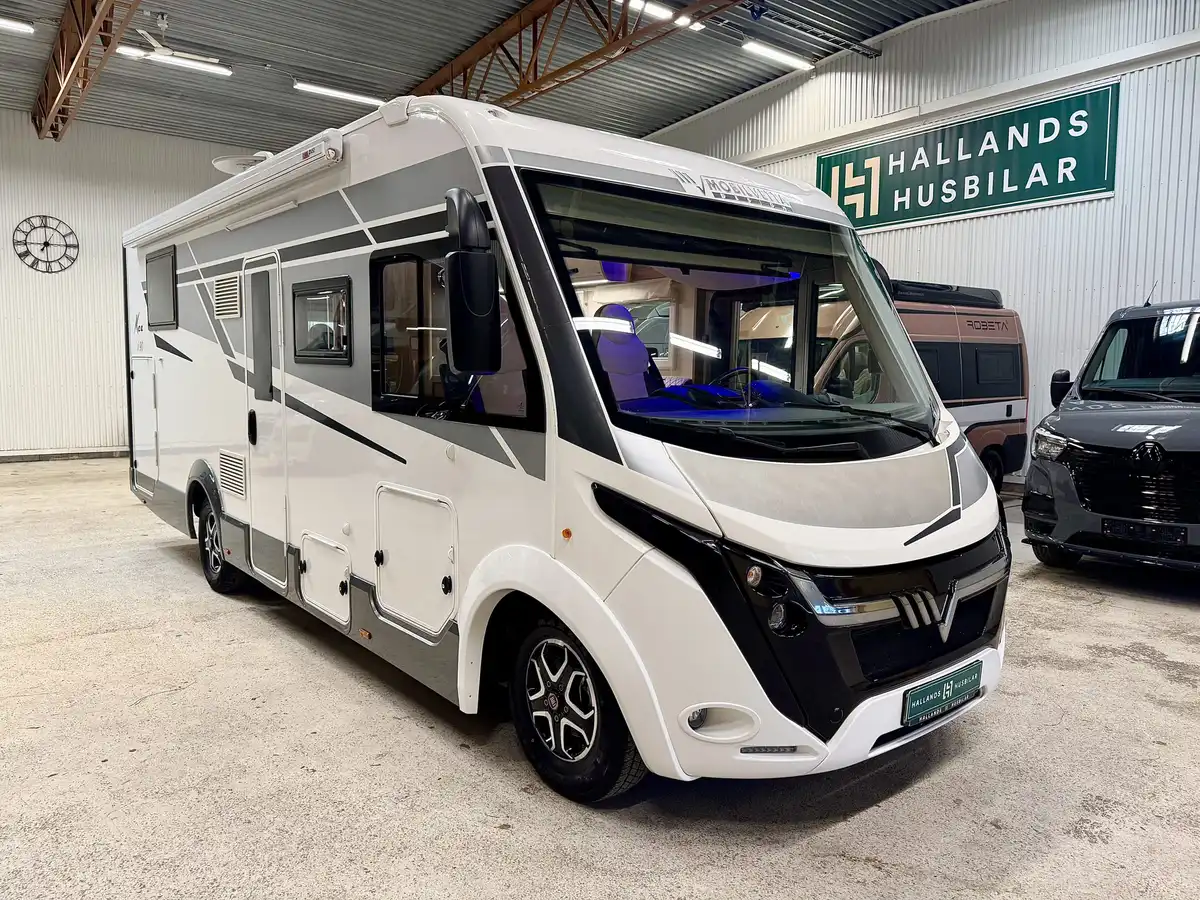 Mobilvetta K-Yacht KEA I 90 — Halvintegrerad med taksäng