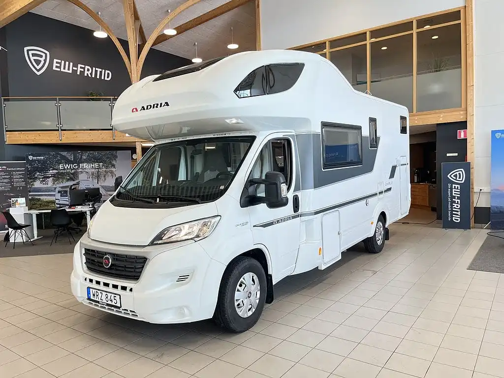 Adria CORAL XL 670 DK — bild 1 av 29