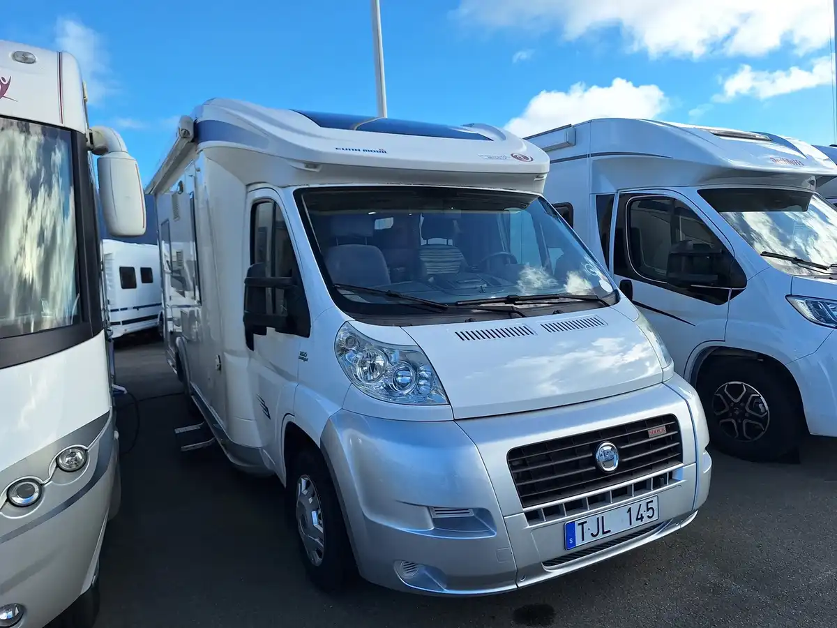 Eura Mobil Terrestra T 670 SB — Halvintegrerad