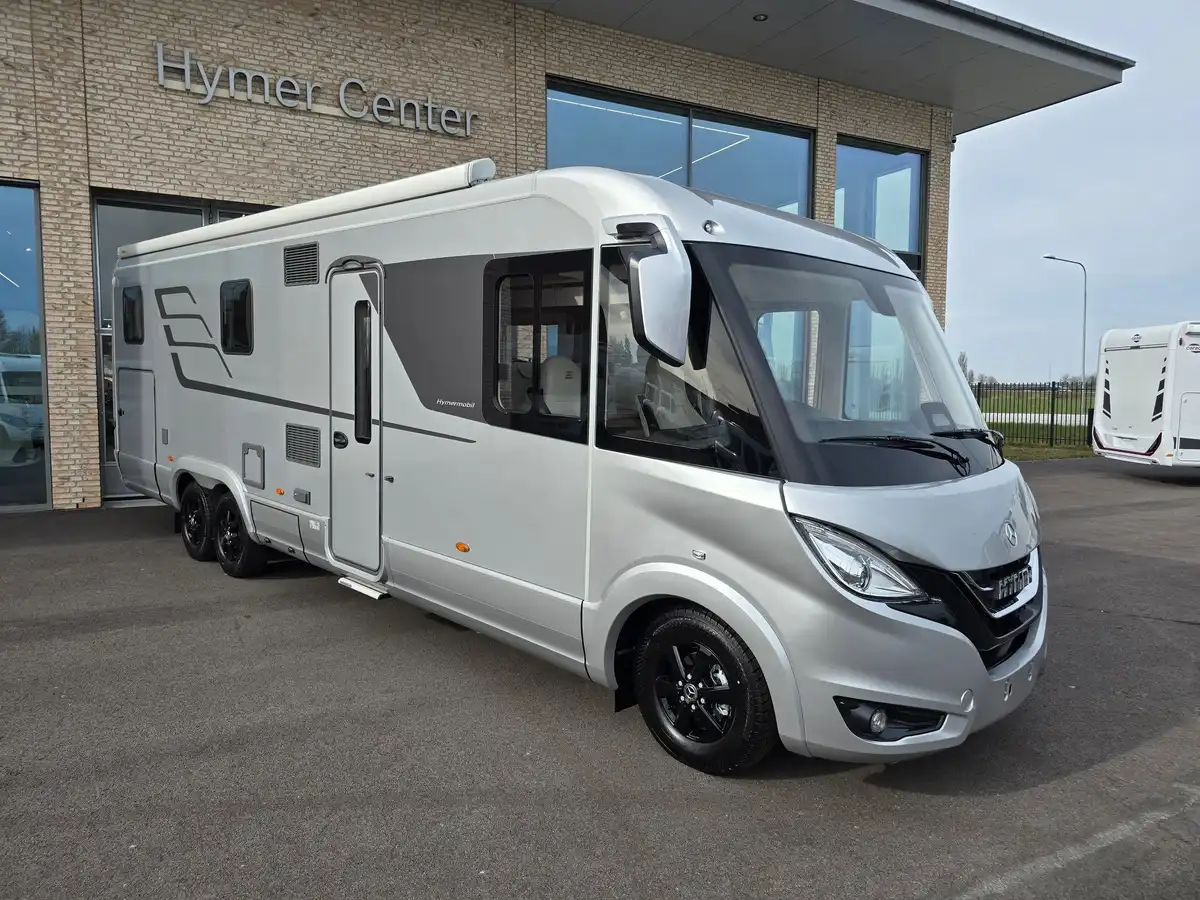 HYMER Masterline I 880 HC-Edition — Helintegrerad