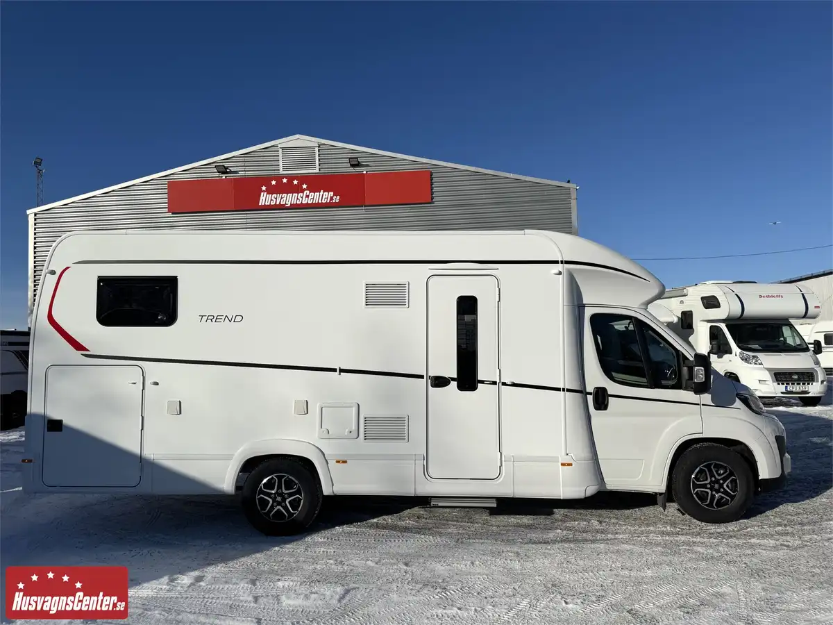 Dethleffs Trend T 7057 EB — Halvintegrerad med taksäng