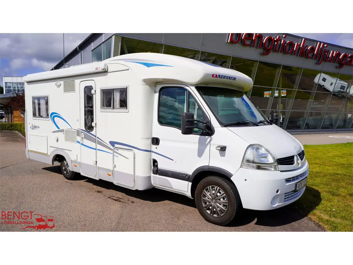 Adria Izola S 687 SP — Halvintegrerad
