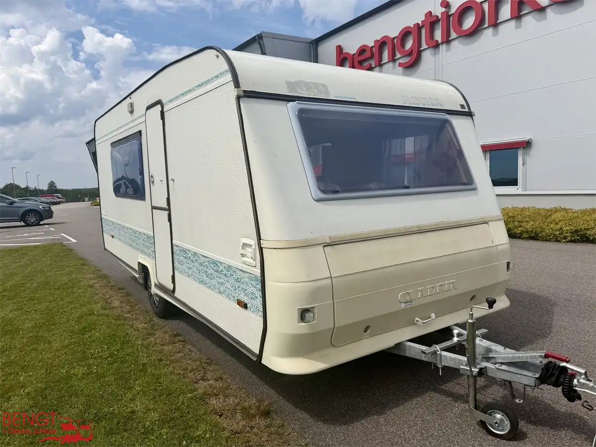 Adria UNICA B 502 UK — Husvagn