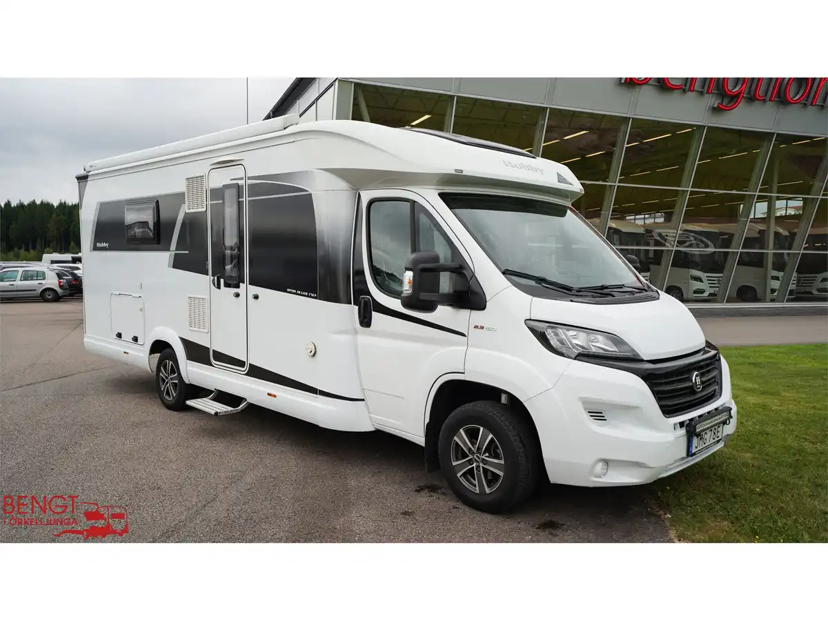 Hobby Optima De Luxe T 70 F — Halvintegrerad