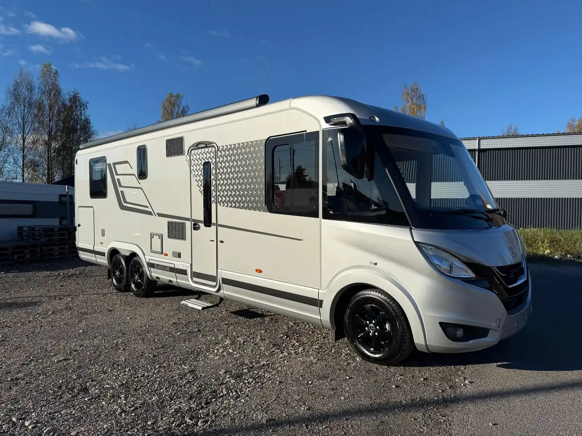 HYMER MasterLine I 890 HC-Edition-Black — Helintegrerad