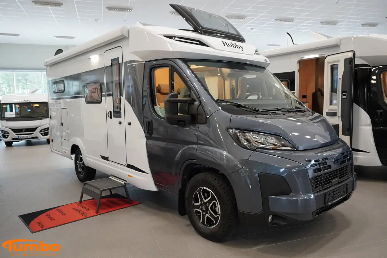 Hobby - Compact F 680 GE - Sweden Edition Diselpanna — Halvintegrerad