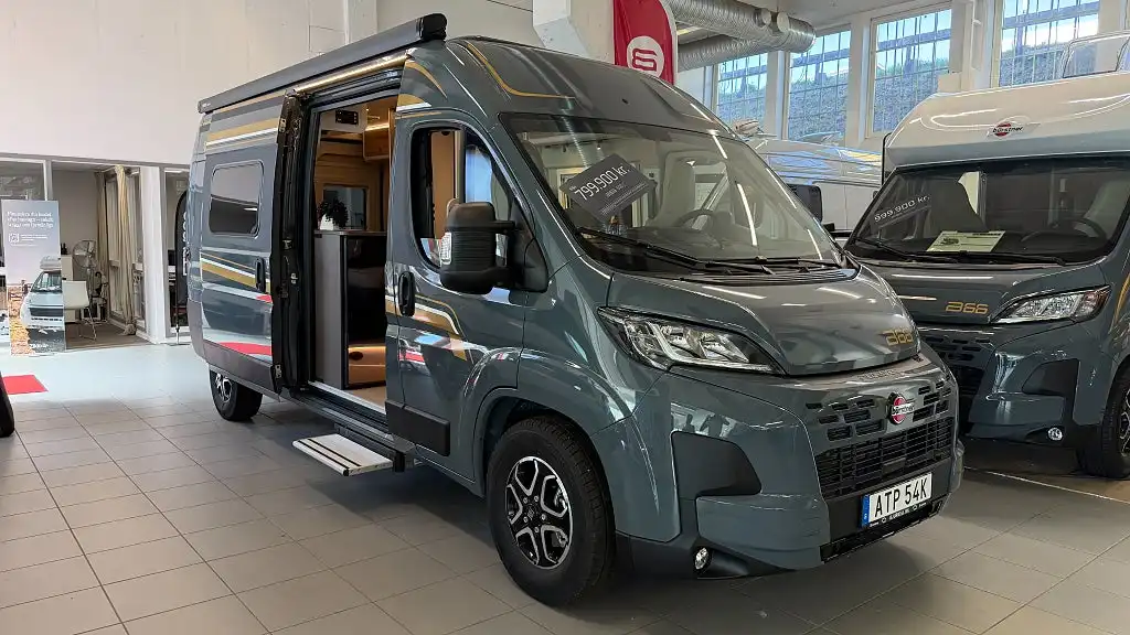 Bürstner B66 C600 Plåtis — Plåtis