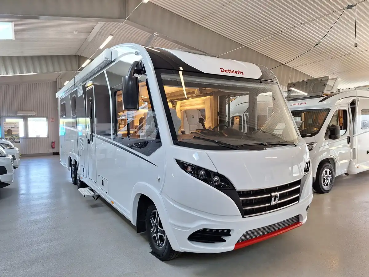 Dethleffs Globetrotter XLi 7850-2 EB — Helintegrerad