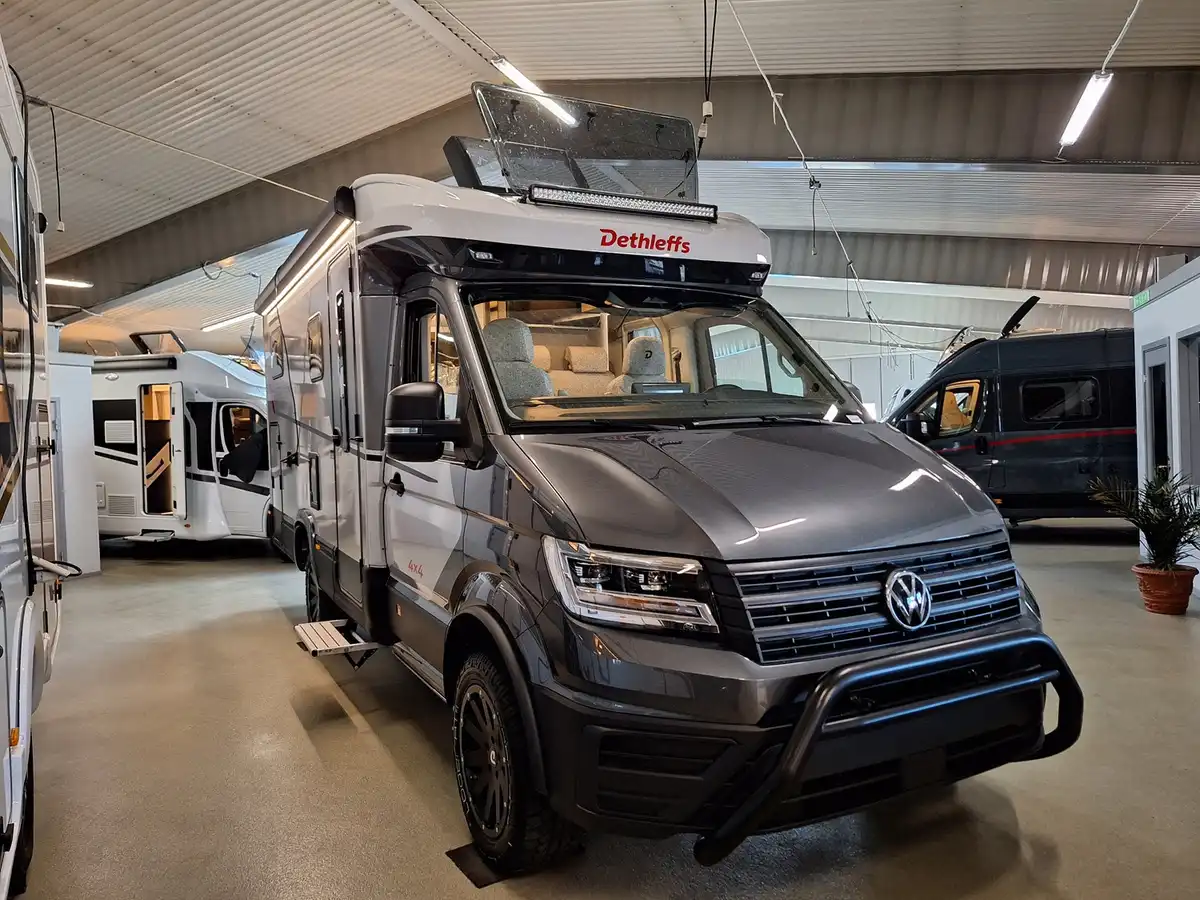 Dethleffs Globebus Performance T 46 4x4 — Halvintegrerad
