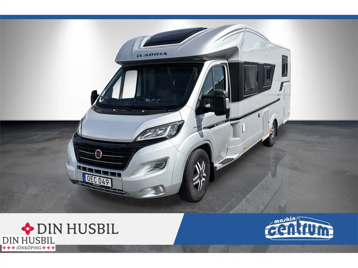 Adria MATRIX M 670SL — Halvintegrerad