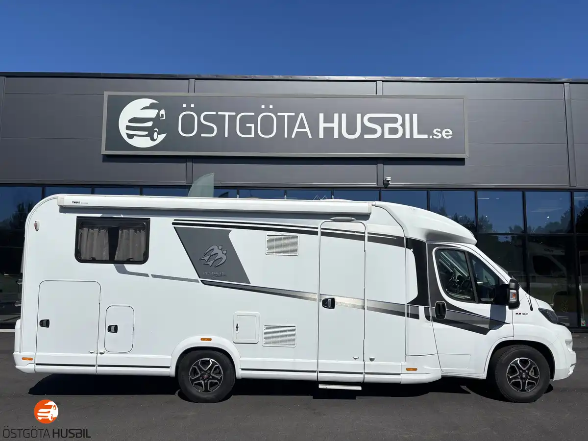 Knaus SKY 700 MEG PLATINUM — Halvintegrerad