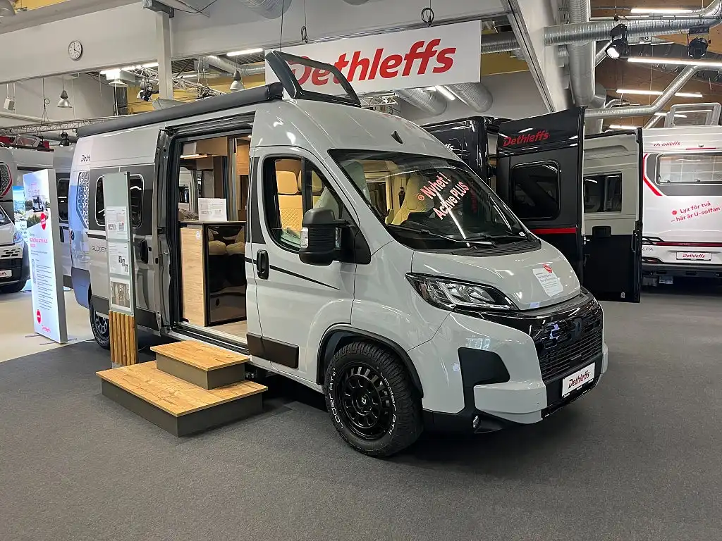 Dethleffs GLOBETRAIL 600 ES ACTIVE PLUS — Plåtis