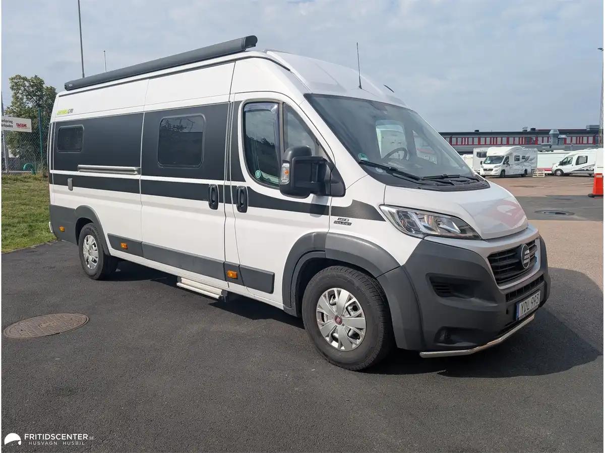 Hymer Yellowstone — bild 1 av 36