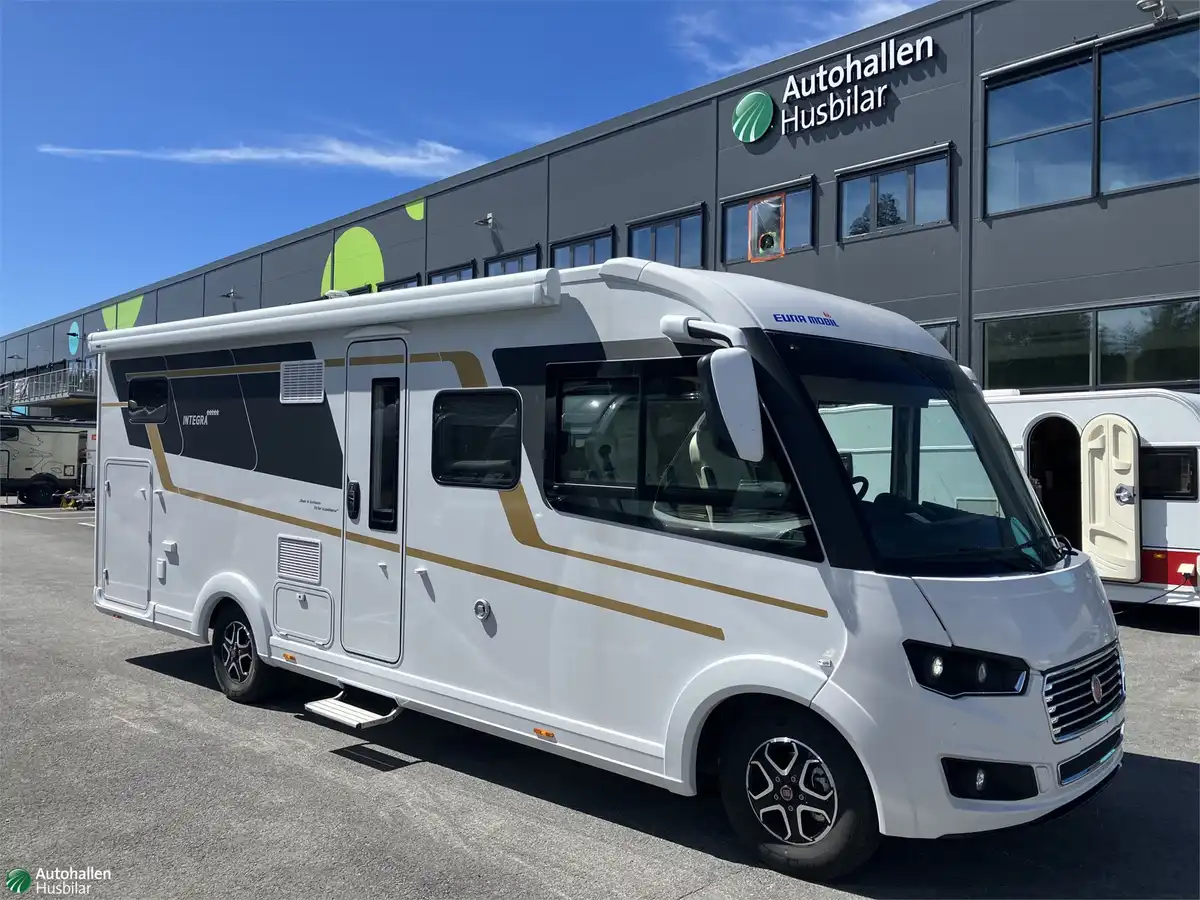 Eura Mobil Demo klippet!! Integra 760 EF — Helintegrerad