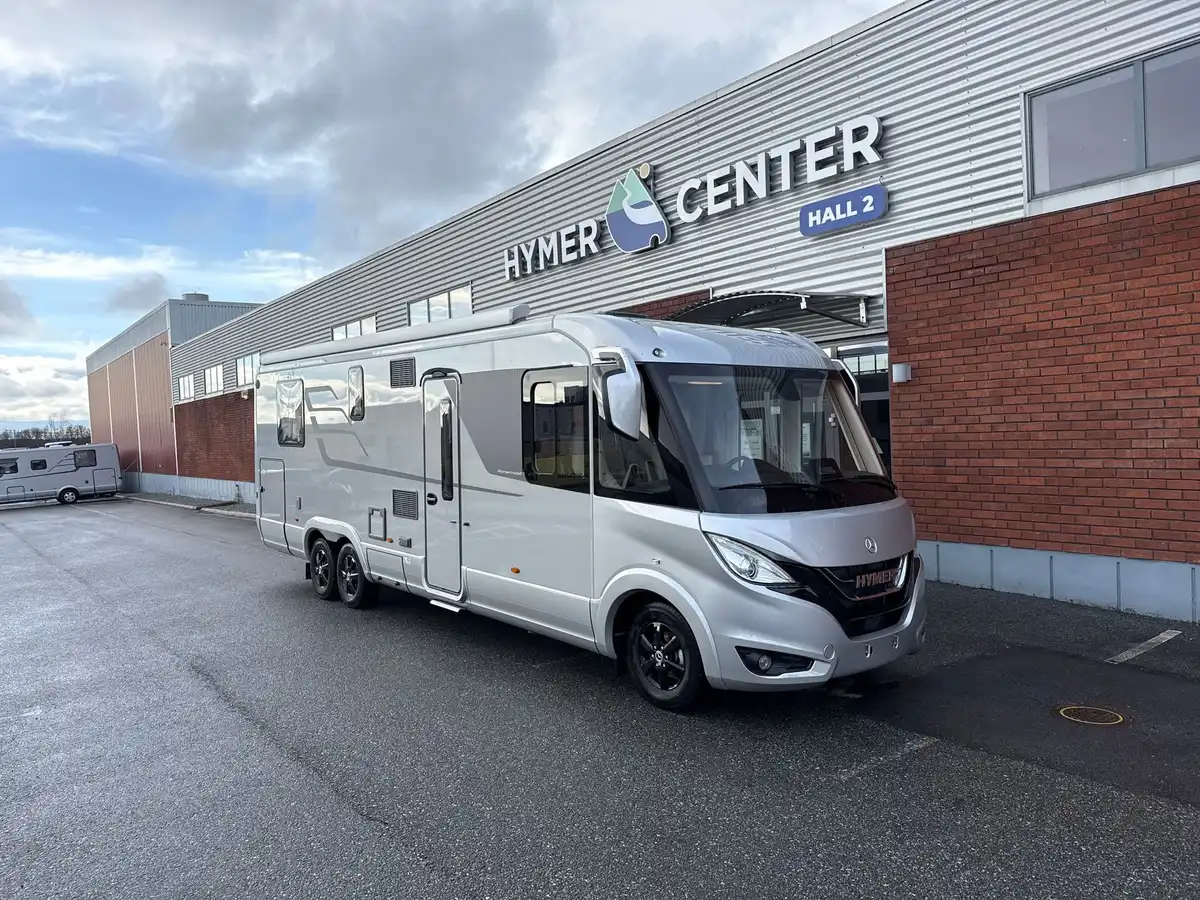 HYMER Masterline I 890 HC-Edition — Helintegrerad