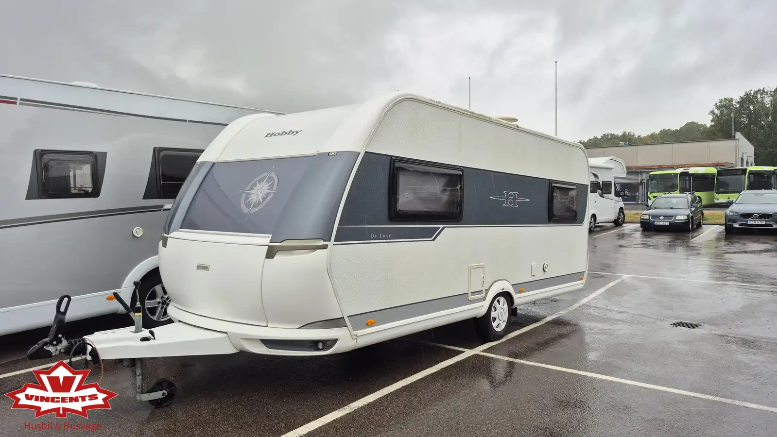 Hobby-495 UL DE LUXE *Långbäddar *KOMMANDE-(2015) — Husvagn