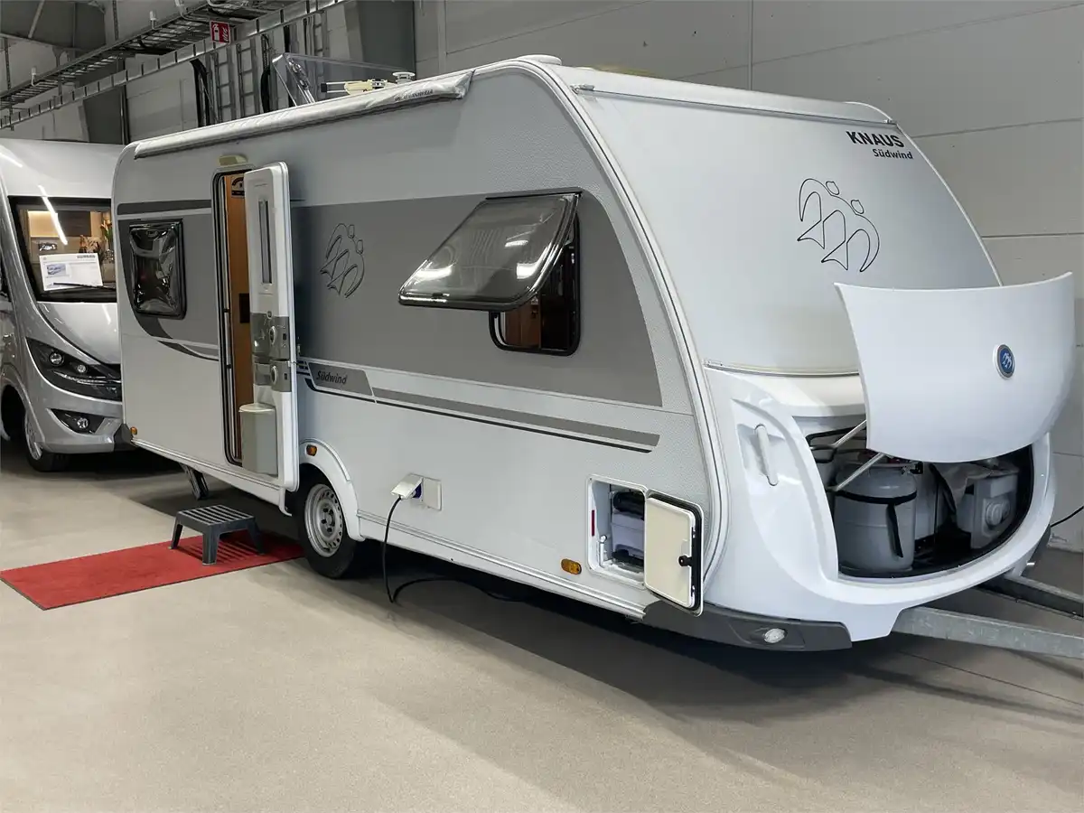 Knaus Südwind 500 FU — Husvagn