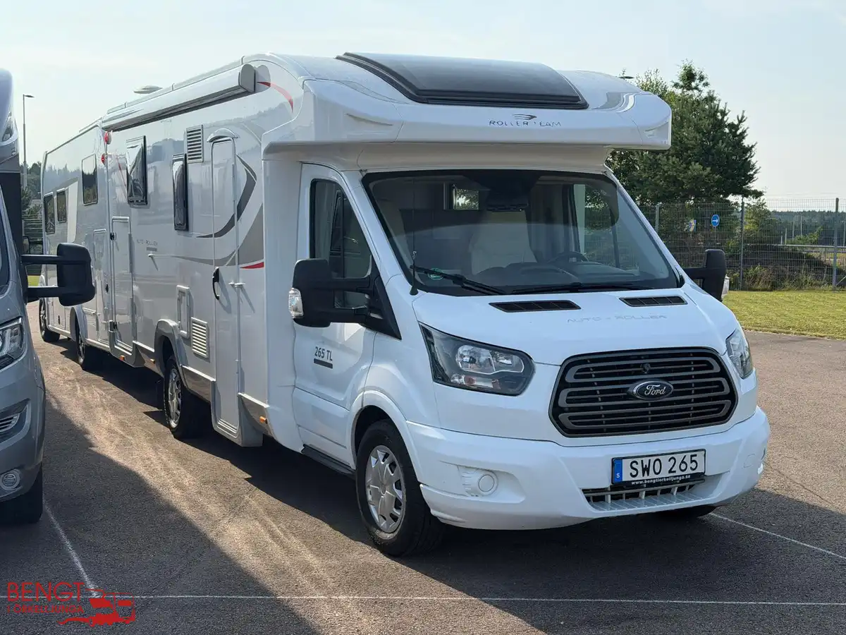 Roller Team Auto-Roller Kronos 265 TL — Halvintegrerad med taksäng