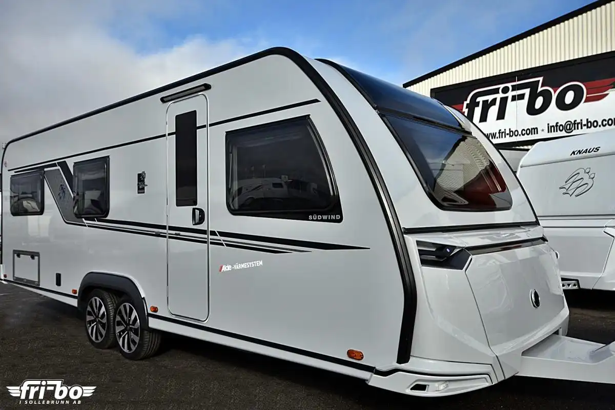 Knaus 650 UDF Südwind Black Selection — Våningssäng
