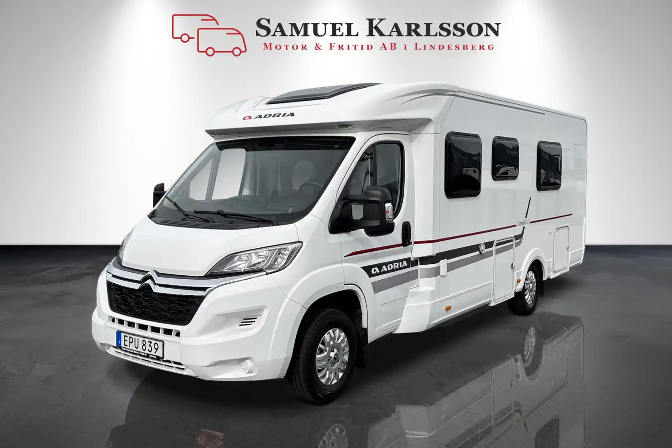 Adria Coral S 670 SLT — Halvintegrerad