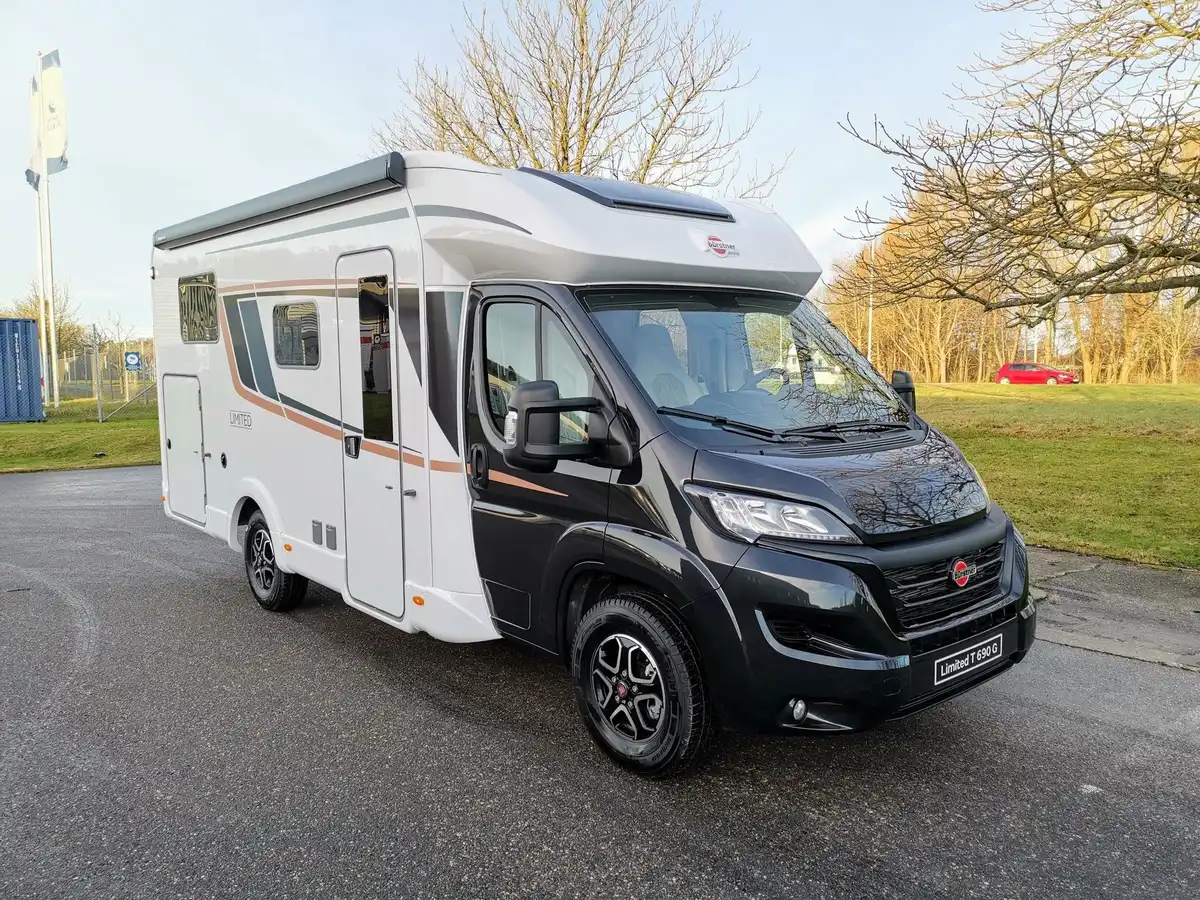 Bürstner Limited T 690 G — Halvintegrerad