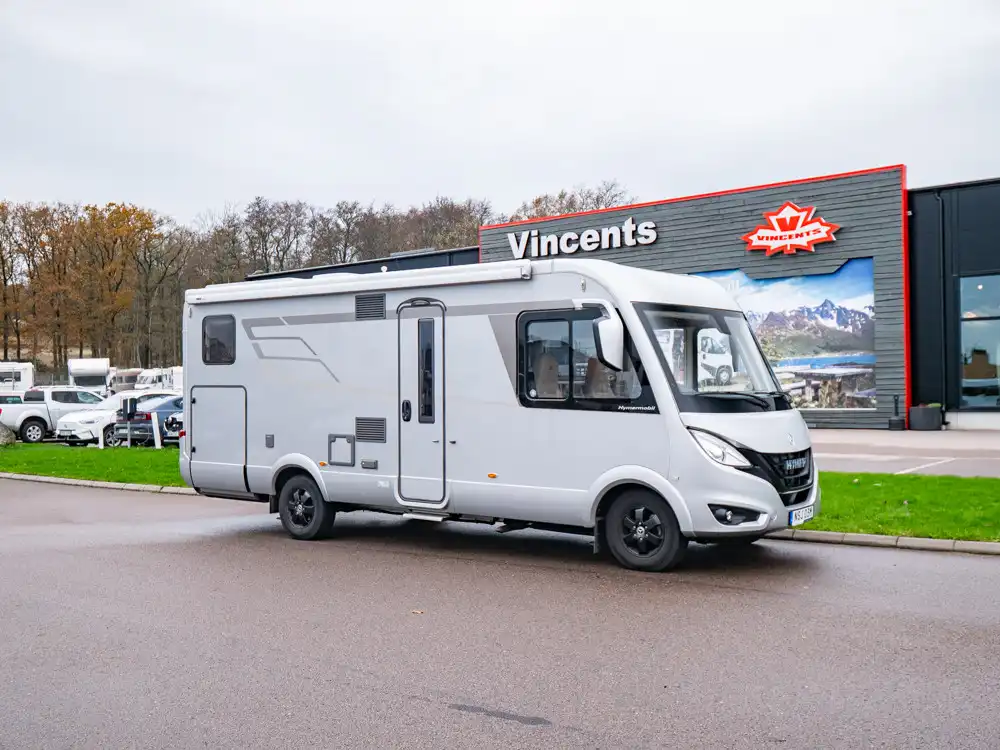 Hymer-B 680 MC *Långbäddar *Hydrauliska stödben-(2022) — Helintegrerad