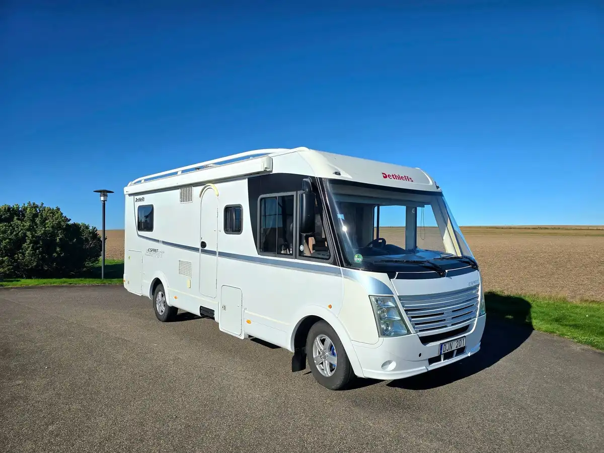 Dethleffs I 7150 Esprit — Helintegrerad