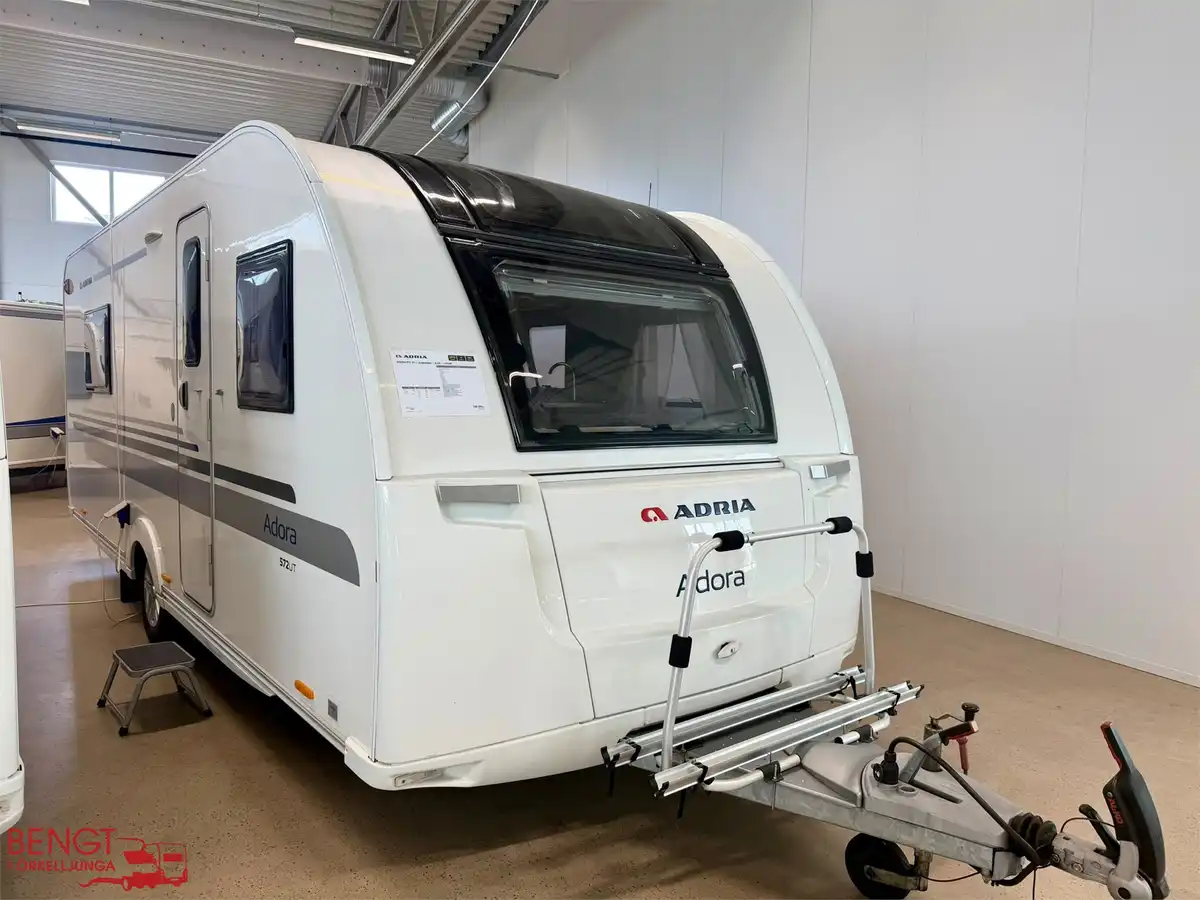 Adria ADORA 572 UT — Dubbel långbädd