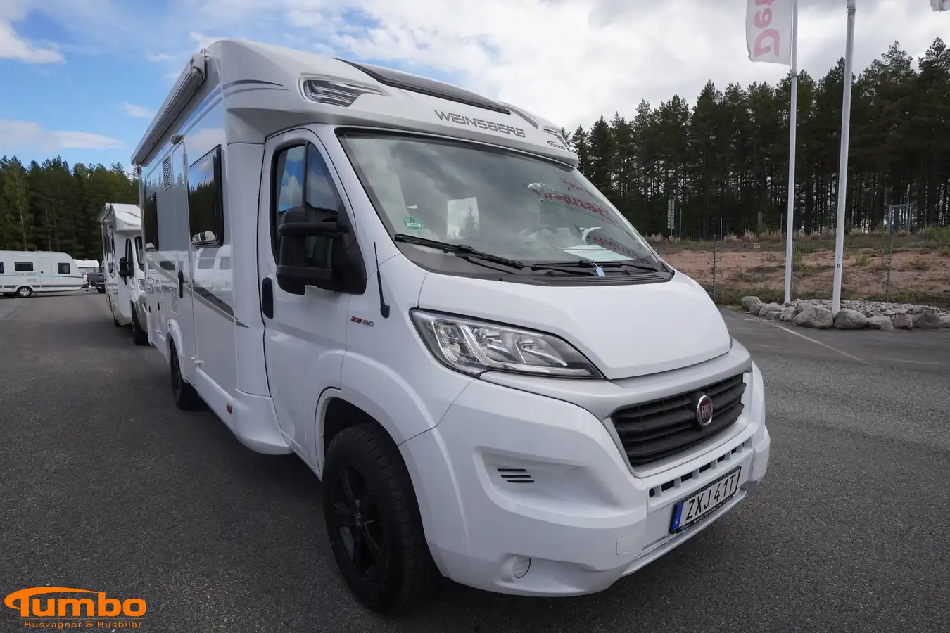 Weinsberg - Carasuite 650 MF Solcell Cykelställ — Halvintegrerad